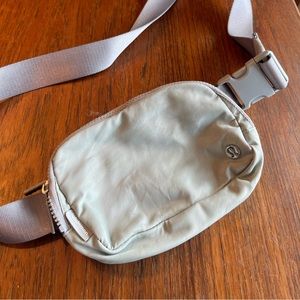 Lululemon belt bag - gray